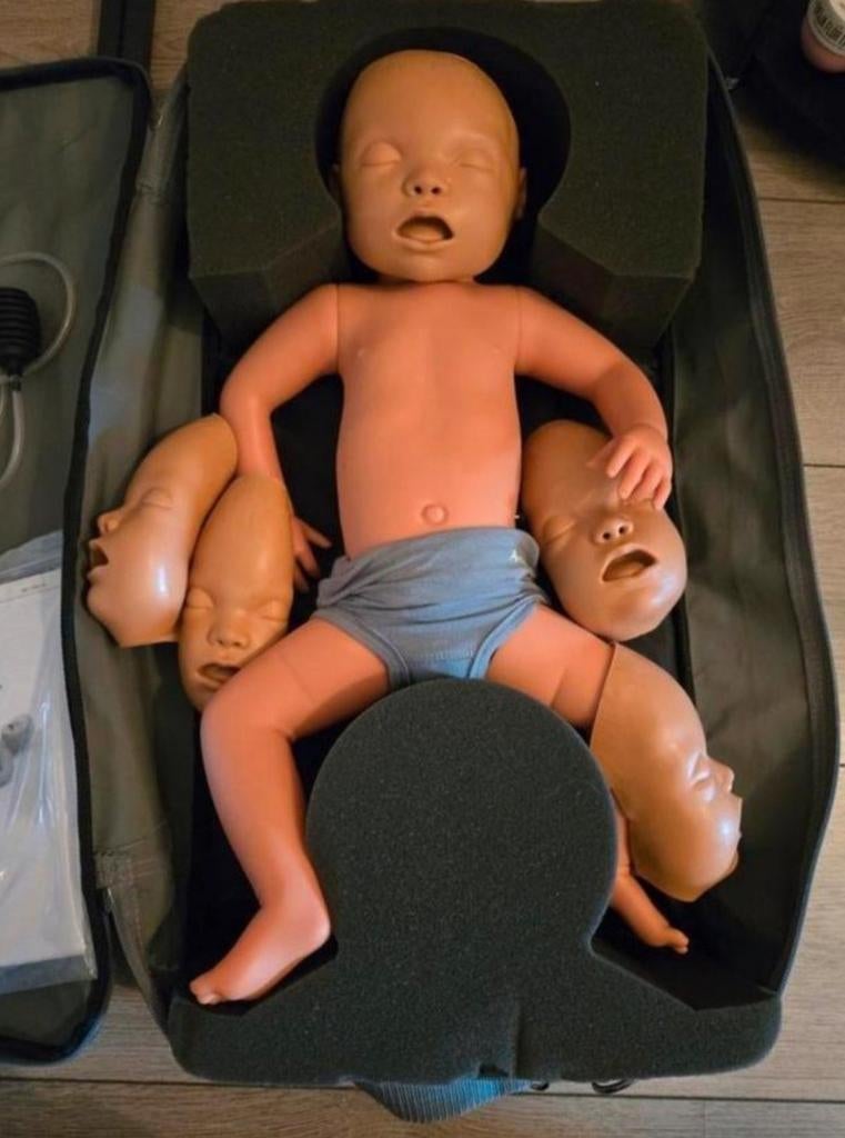 Ambu reanimatie baby, Ophalen