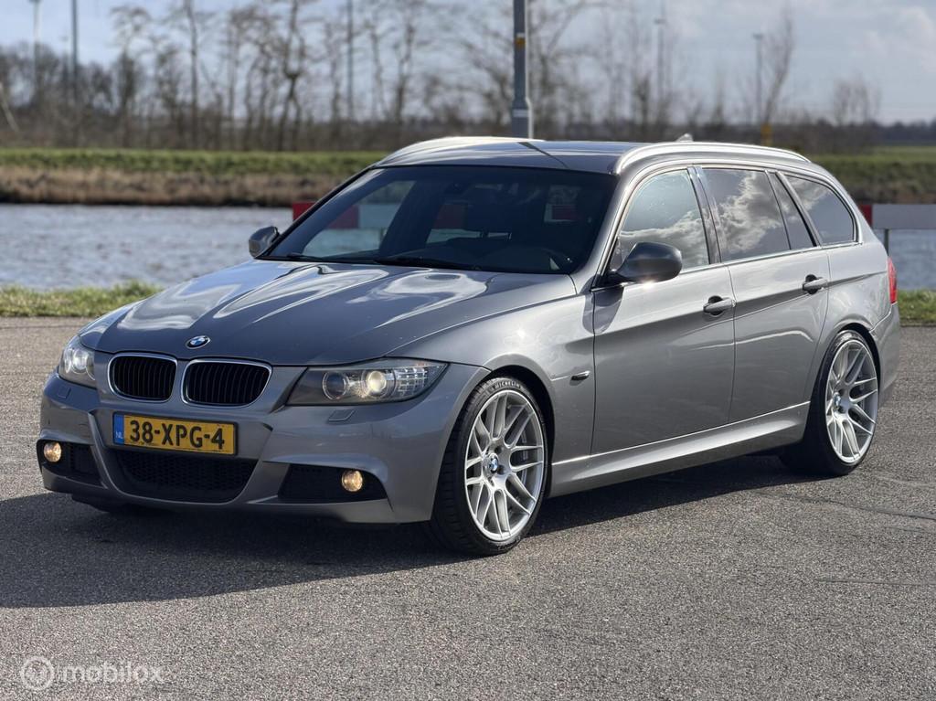 BMW 3-serie Touring 318i Corporate Lease M Sport Edition, Auto's, Euro 5, 4 cilinders, Origineel Nederlands, Handgeschakeld