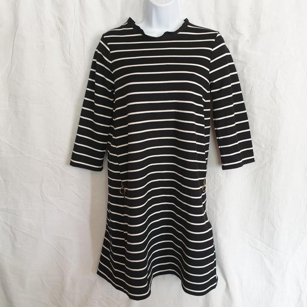 Leuke jurk, zwart met witte strepen. Mt m Merk Zara, Maat 38/40 (M), ., Zwart, Ophalen of Verzenden