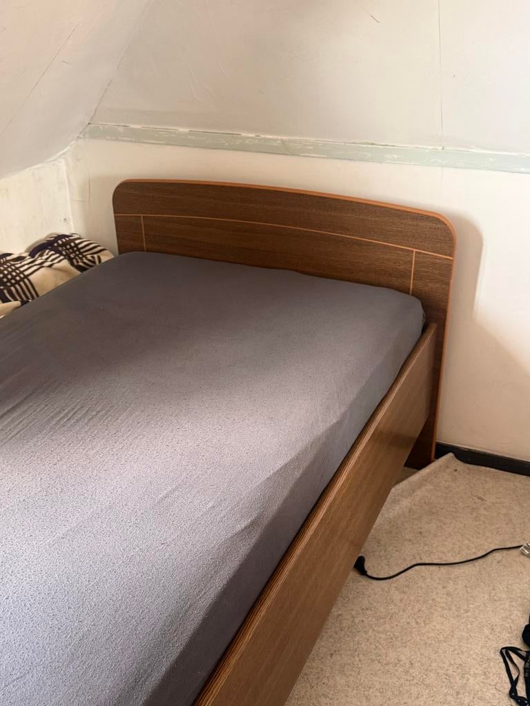 Elektrisch eenpersoonsbed en nachtkastje 90x200 met matras, Huis en Inrichting, Slaapkamer | Bedden, Ophalen, 90 cm, Eenpersoons