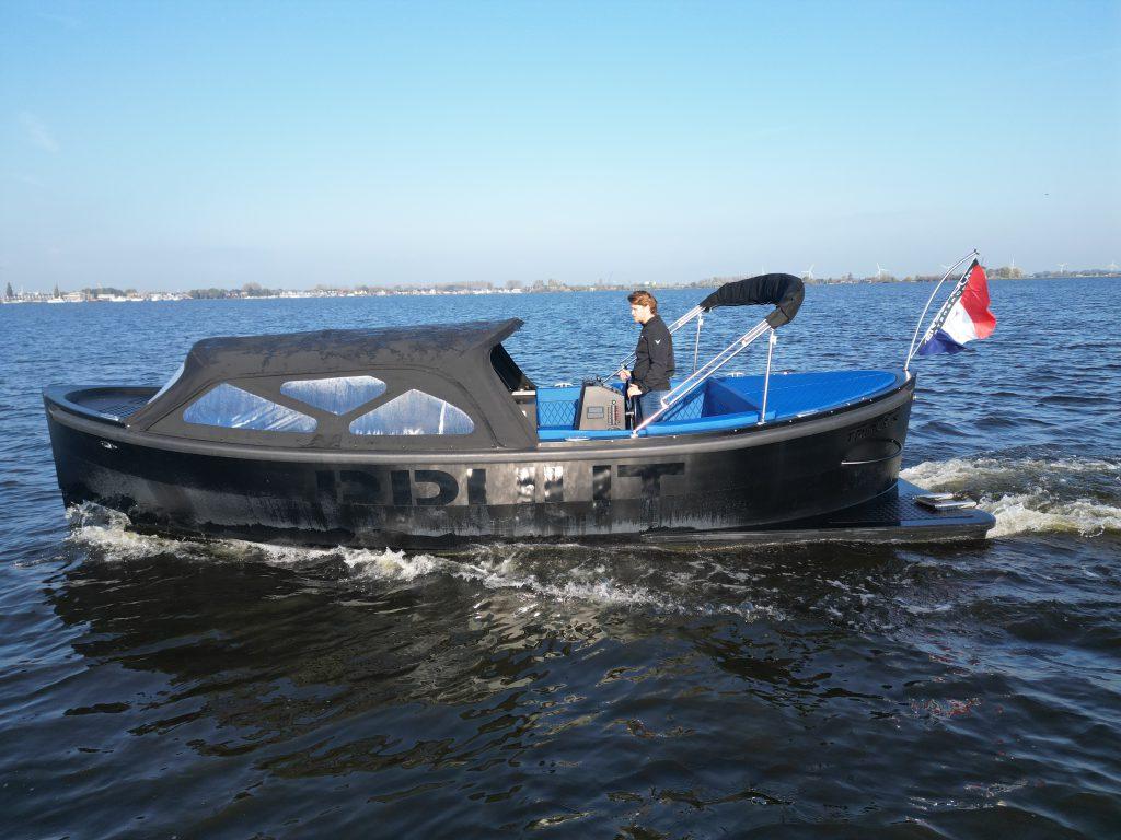 Triple X800 met 140 Pkj (bj 2024), Gebruikt, Info@verschuurwatersport.nl, Herenweg 10a Rijnsaterwoude, Triple boats