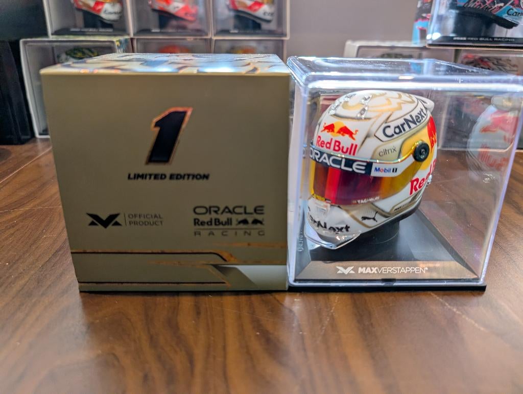 Max Verstappen helm seizoen 2022 1:4, Ophalen of Verzenden, Zo goed als nieuw, Formule 1