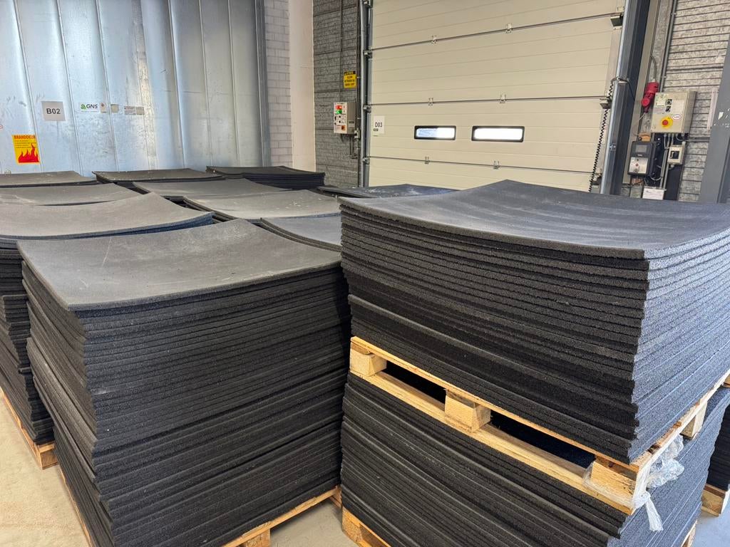 Restpartij Sportvloer Tegels! 100 x 100 x 2cm! €14 per stuk!, Stuntgras, Ophalen of Verzenden, Zo goed als nieuw, Boerhaaveweg 10