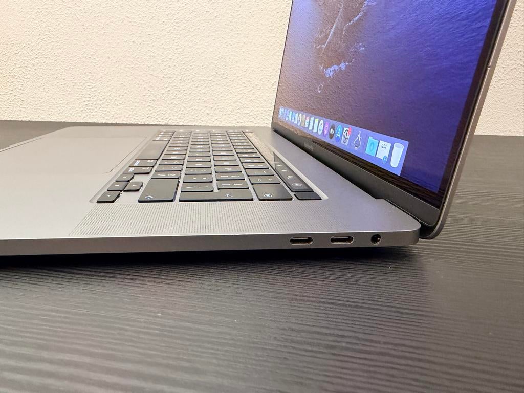 Apple Macbook Pro - 16 inch - i7 - Touchbar, MacBook Pro, 2 tot 3 Ghz, 512 GB, Zo goed als nieuw