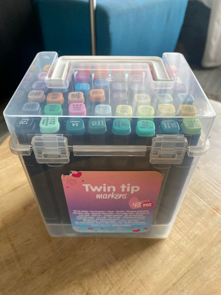 Nieuwe Twin Tip Markers - 48 stuks, Hobby en Vrije tijd, Tekenen, Ophalen, Zo goed als nieuw, Potlood of Stift