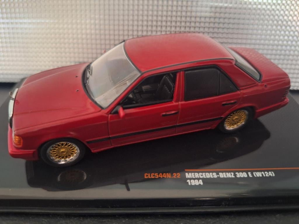 Mercedes Benz 300E W124 1984 Schaal 1:43, Overige merken, IXO, IXO, Nieuw