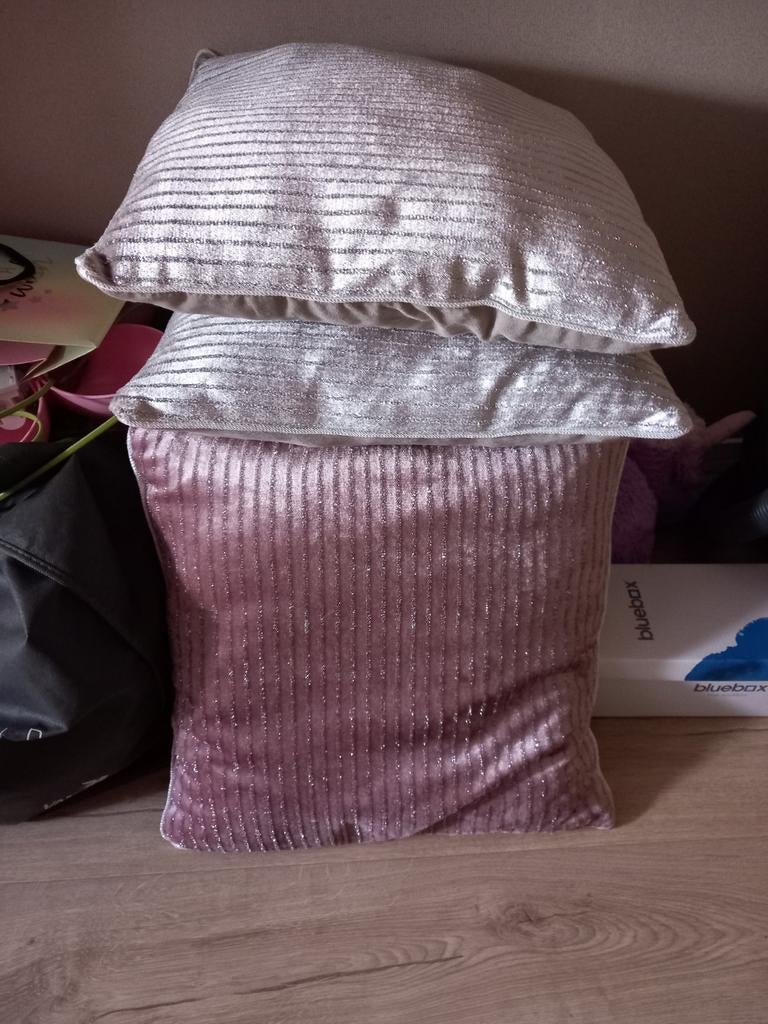 4 mooie grote sierkussens roze/grijs, Ophalen of Verzenden, Zo goed als nieuw, Grijs, Vierkant