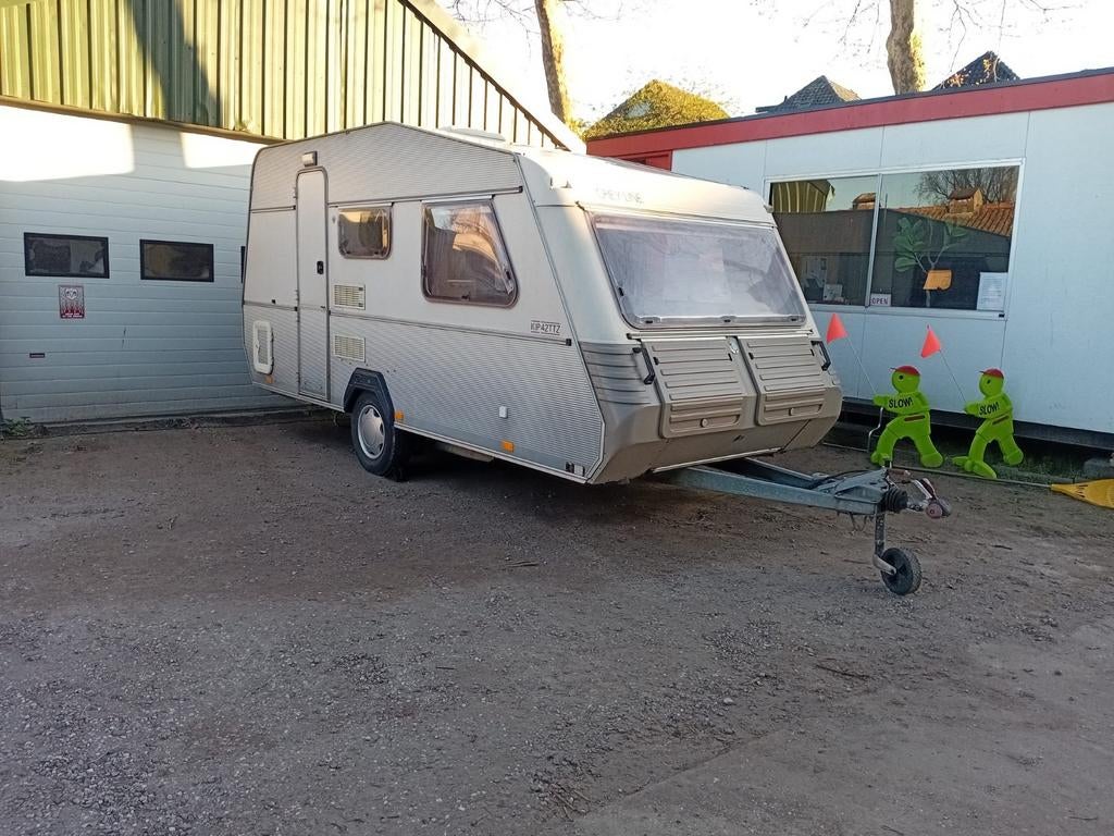 Supper nette kip 42TTZ greyline met kenteken &voortent, Kip, 750 - 1000 kg, Particulier, 4 tot 5 meter