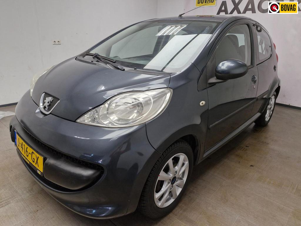 Peugeot 107 1.0-12V XR AIRCO ! NIEUWE APK ! NIEUWE VELGEN EN, Voorwielaandrijving, Gebruikt, 4 stoelen, Airbags