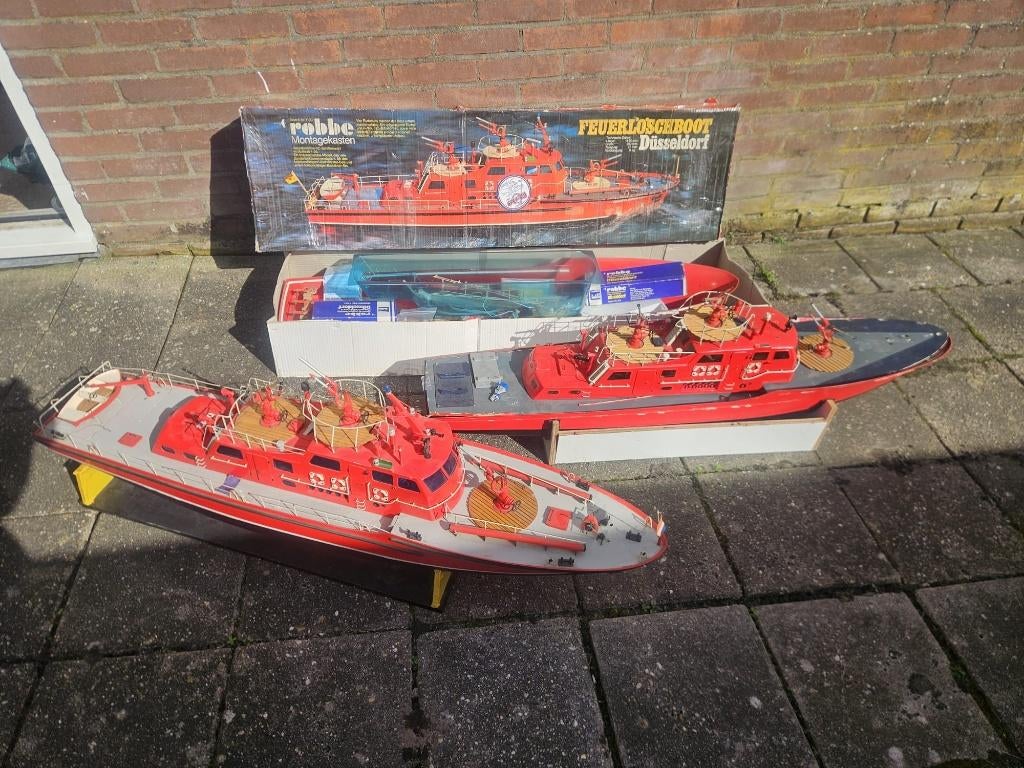 3x Robbe Düsseldorf rc boot in diverse staat van bouw., Hobby en Vrije tijd, Ophalen, Gebruikt, Groter dan 1:32