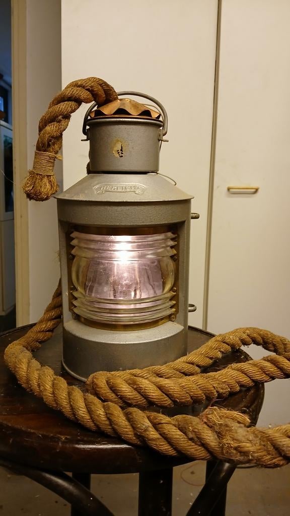 Decoratieve boot olielamp (heklicht) met zwakstroom lampje, Antiek en Kunst, Ophalen