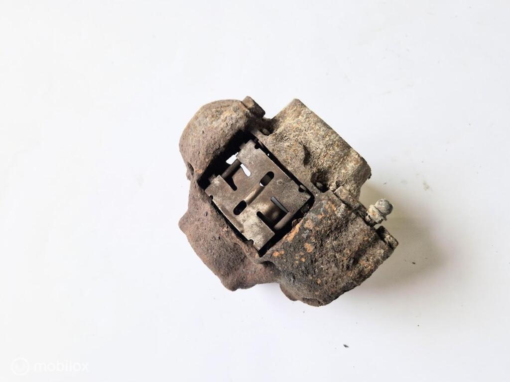 Remklauw rechtsachter Volvo 240 2.3i Polar ('82-'94) 1387176, Gebruikt, Ophalen of Verzenden, Volvo, Volvo