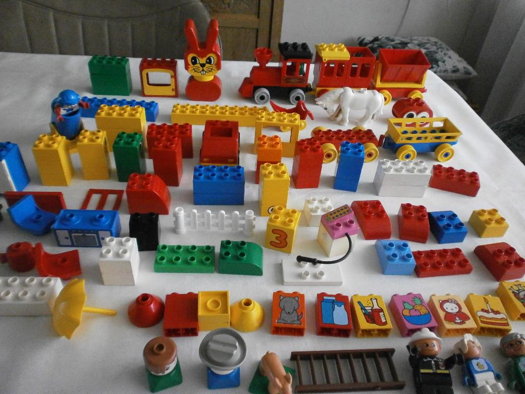 Verzameling lego duplo bouwstenen, poppetjes, wagentjes, enz, Ophalen of Verzenden, Zo goed als nieuw, Losse stenen, Duplo