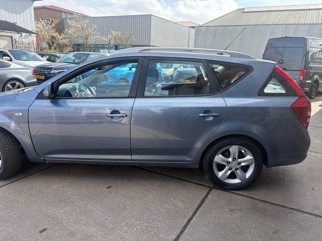 Kia cee'd Sporty Wagon 2.0 X-clusive Automaat, Clima, stoelv, Gebruikt, 550 kg, Euro 4, 1975 cc