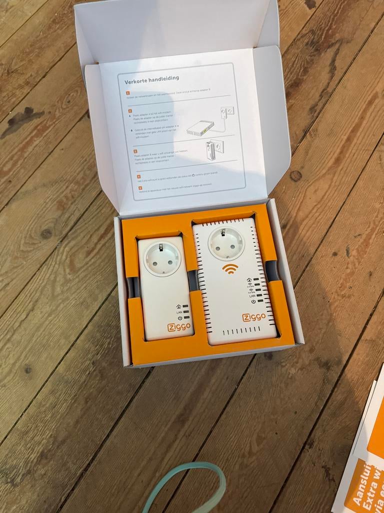 Ziggo Extra wifi-punt via een stopcontact, Computers en Software, Routers en Modems, Ophalen of Verzenden, Gebruikt, Router
