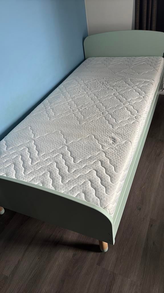 1 persoonsbed met matras, Huis en Inrichting, Slaapkamer | Bedden, Ophalen, Gebruikt, 90 cm, Eenpersoons