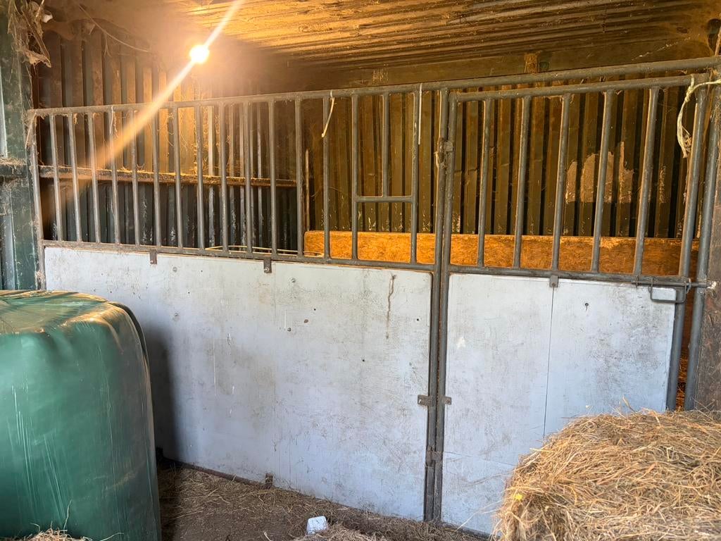 Voorwand  paardenbox kunststof incl ruif, Dieren en Toebehoren, Ophalen of Verzenden, Gebruikt, Overige soorten