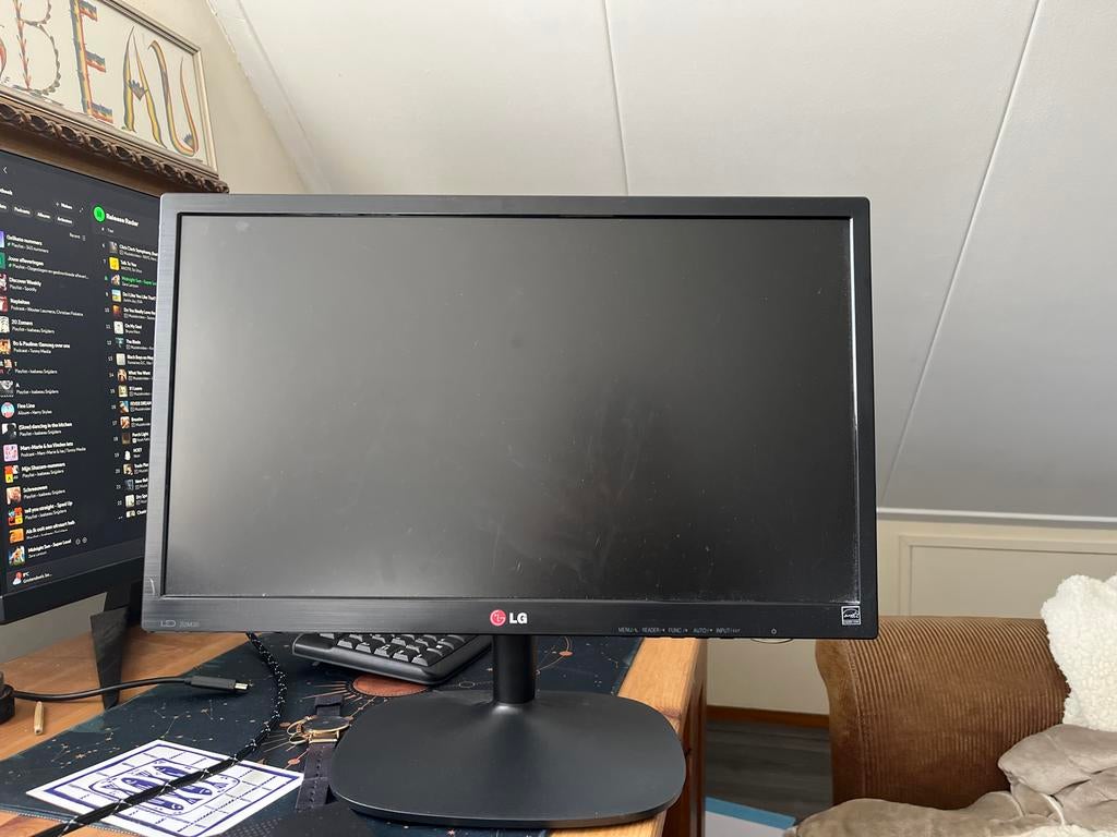 LG 21.5" PC Monitor - Perfecte staat, VGA aansluiting, Gaming, Gebruikt, Kantelbaar, Full HD