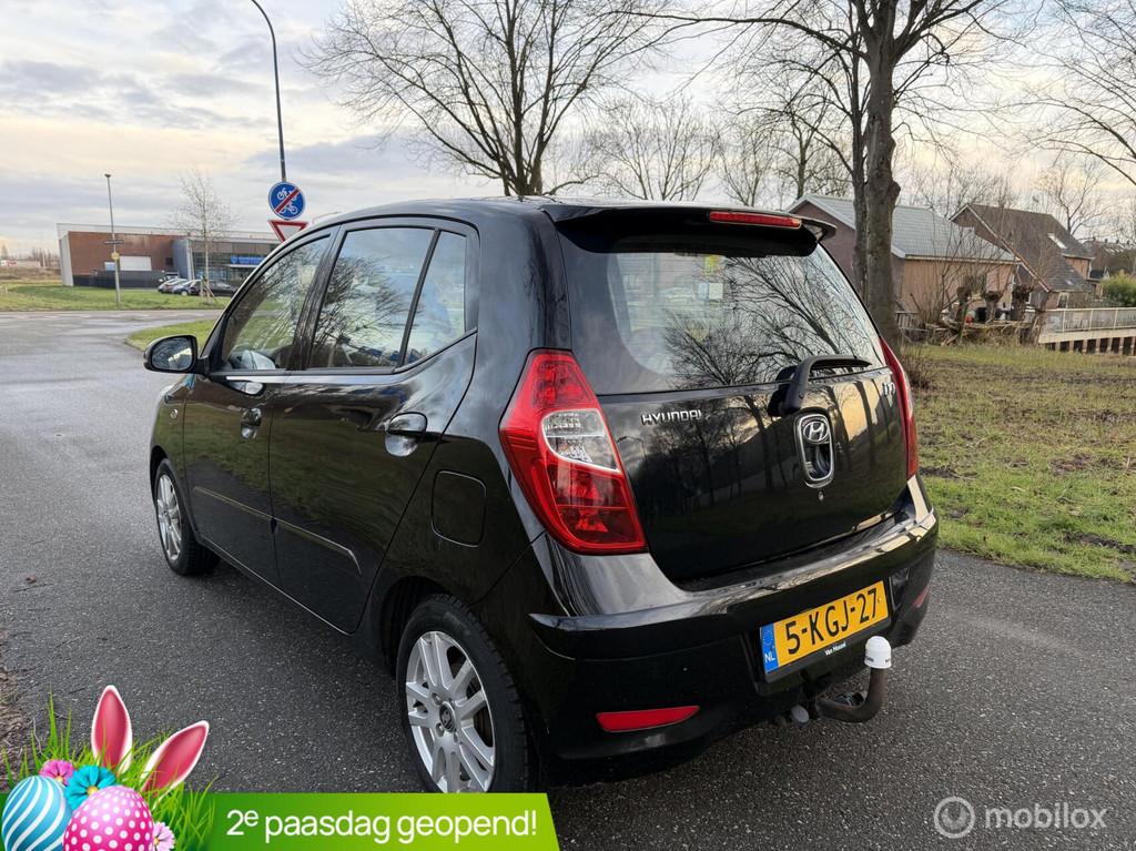 Hyundai i10 1.2 i-Drive Cool*NEW APK 02/27*AIRCO*TREKHAAK, Voorwielaandrijving, Euro 5, Gebruikt, 4 cilinders