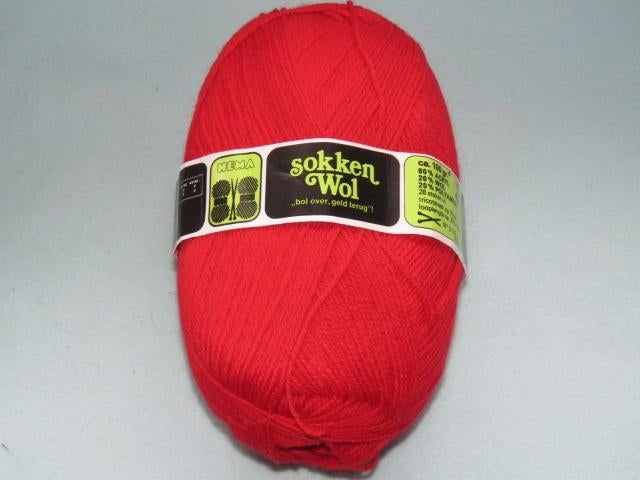 Nieuwe bol Hema sokkenwol helderrood 100 gram, Ophalen of Verzenden, Nieuw, Breien of Haken, Wol of Garen
