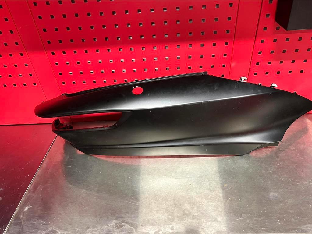 Piaggio MP3 achterkap / kap rechts nieuw type matzwart, Ophalen of Verzenden, -, -, -