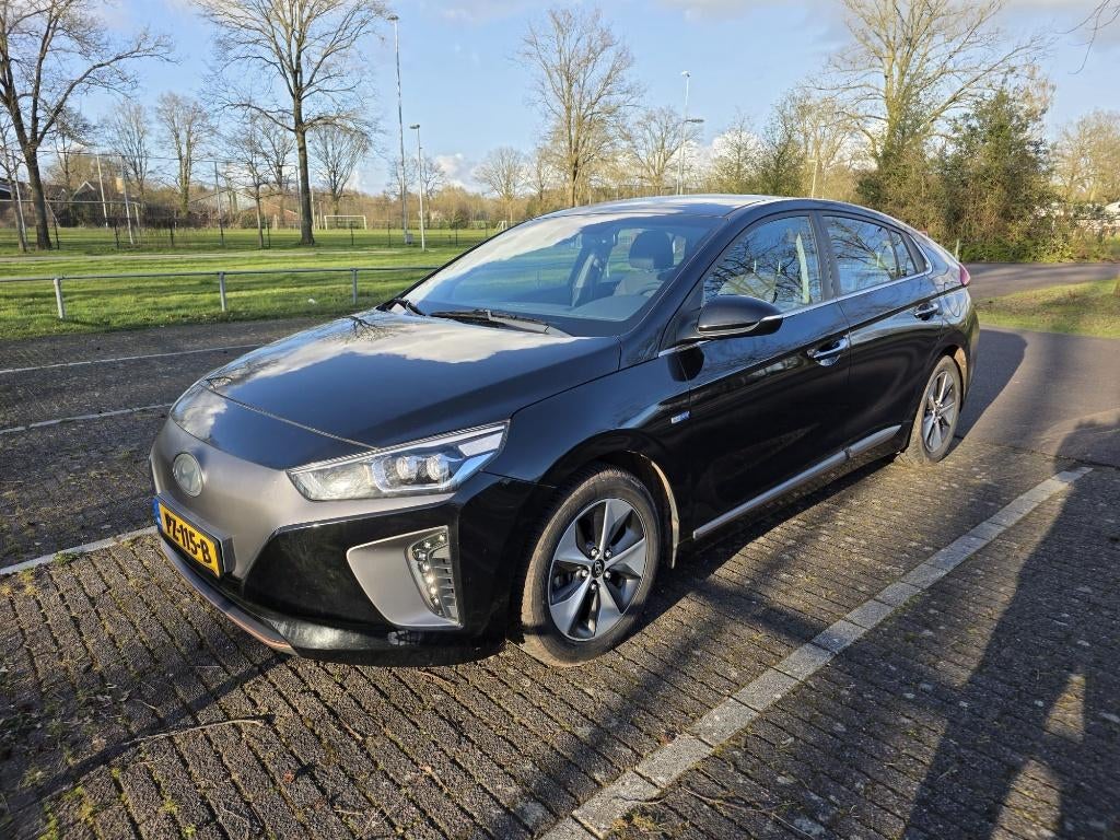 Hyundai IONIQ EV comfort met winter/luxe pakket + nieuwe APK, Auto's, Hyundai, Particulier, IONIQ, ABS, Achteruitrijcamera, Adaptive Cruise Control