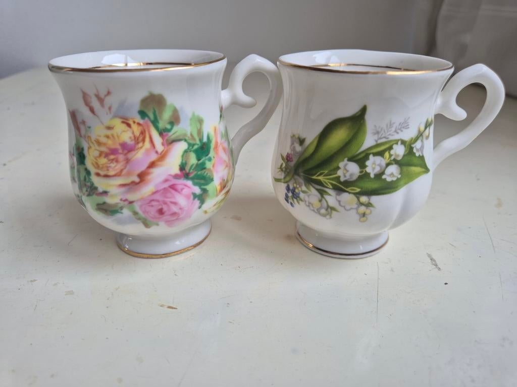 Butterfly buikmokken, Ophalen of Verzenden, Gebruikt, Porselein, Kop en/of schotel