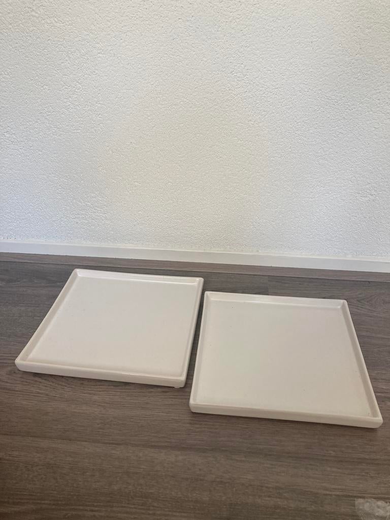 2 witte dienbladen vierkant 23x23 cm, Ophalen of Verzenden, Zo goed als nieuw, Vierkant, Overige materialen