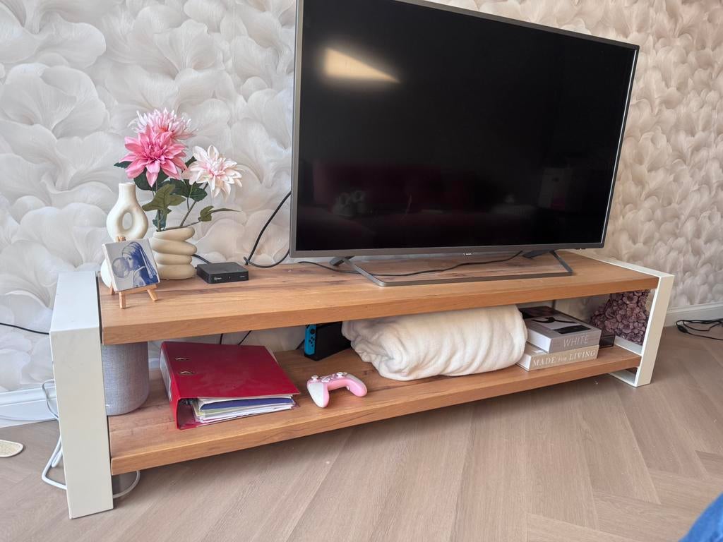 Prachtig tv-meubel Bodilson, Ophalen, 150 tot 200 cm, Zo goed als nieuw, Minder dan 100 cm