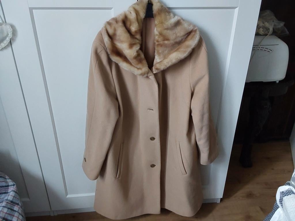 Dames jas, Ophalen of Verzenden, Zo goed als nieuw, Maat 42/44 (L), Bruin