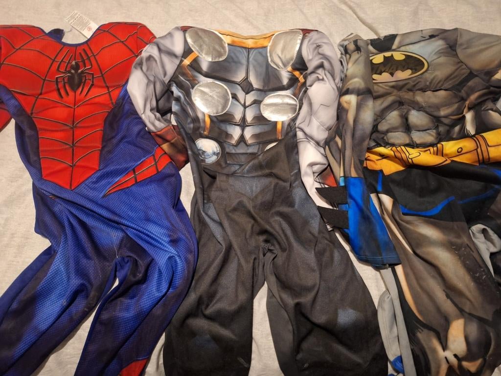 Verkleedpakken set (4-5 jaar), Kinderen en Baby's, Carnavalskleding en Verkleedspullen, Ophalen, Gebruikt, 104 of kleiner, Jongen of Meisje