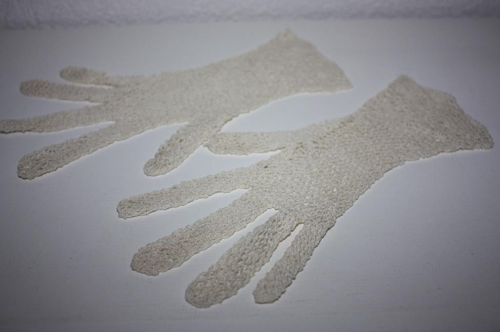 Oude gehaakte crème kleurige handschoenen, Ophalen of Verzenden, Dames