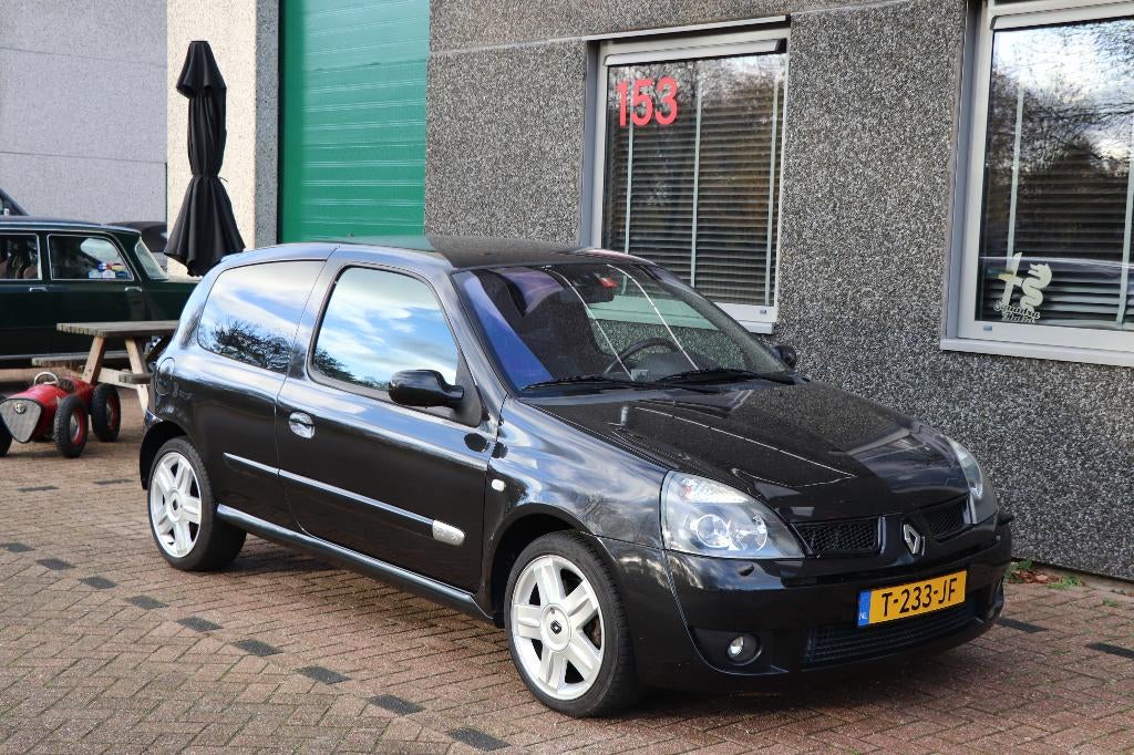 Renault Clio Sport RS 172, Auto's, Voorwielaandrijving, 1998 cc, 40 €/maand, Zwart