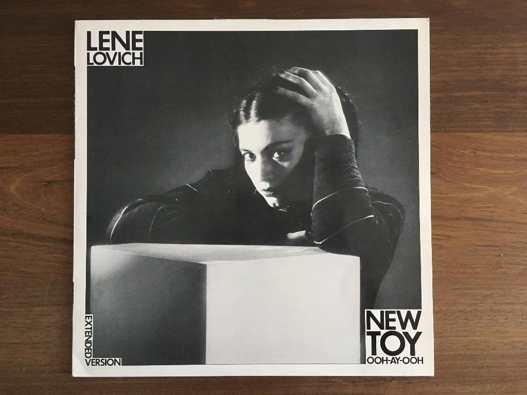 Vinyl Maxisingle Lene Lovich New Toy Cats Away Thomas Dolby, Cd's en Dvd's, Vinyl Singles, Gebruikt, Maxi-single, Pop, 12 inch