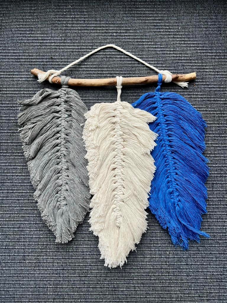 Macramé wandhanger met veren in boho-stijl, Ophalen of Verzenden, Zo goed als nieuw