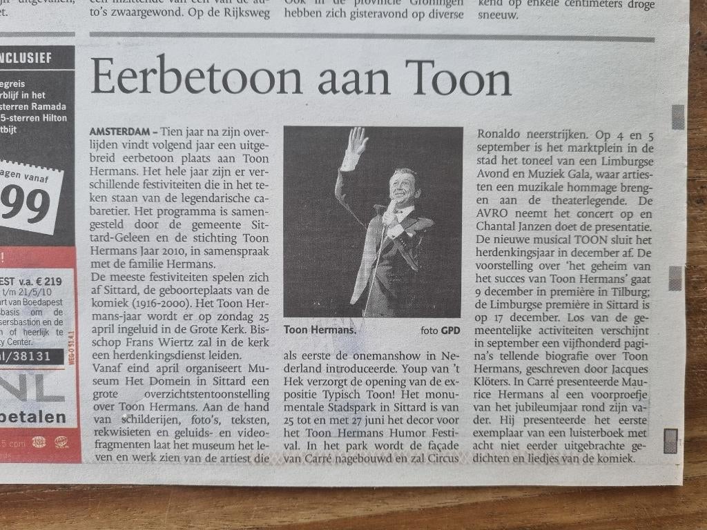 Eerbetoon aan Toon Hermans (krant 2009), Verzamelen, Ophalen of Verzenden, 1980 tot heden, Knipsel(s)