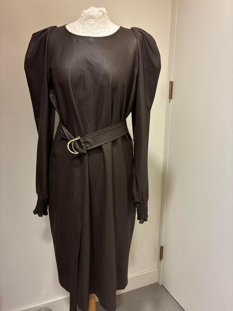 Caroline Biss Jurk 34 of 38  vegan brique of Coco, Kleding | Dames, Maat 38/40 (M), Bruin, Ophalen of Verzenden, Zo goed als nieuw