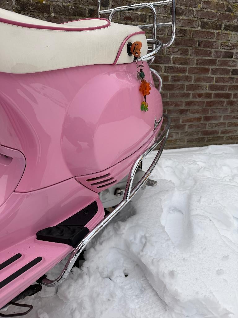 Vespa LX 2008 SNOR 2t 19757km ROZE, Fietsen en Brommers, Snorfietsen en Snorscooters, Tweetakt, Ophalen of Verzenden, Zo goed als nieuw
