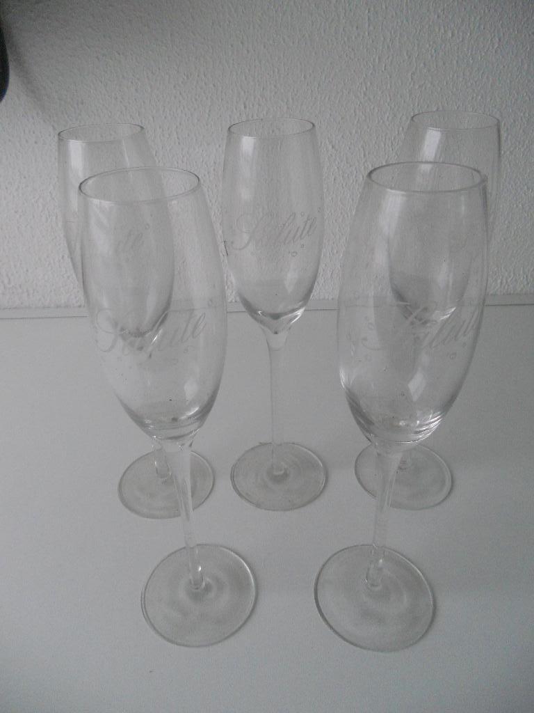 4 champagneglazen Riviera Maison, Ophalen of Verzenden, Zo goed als nieuw, Bord(en), Wedgwood