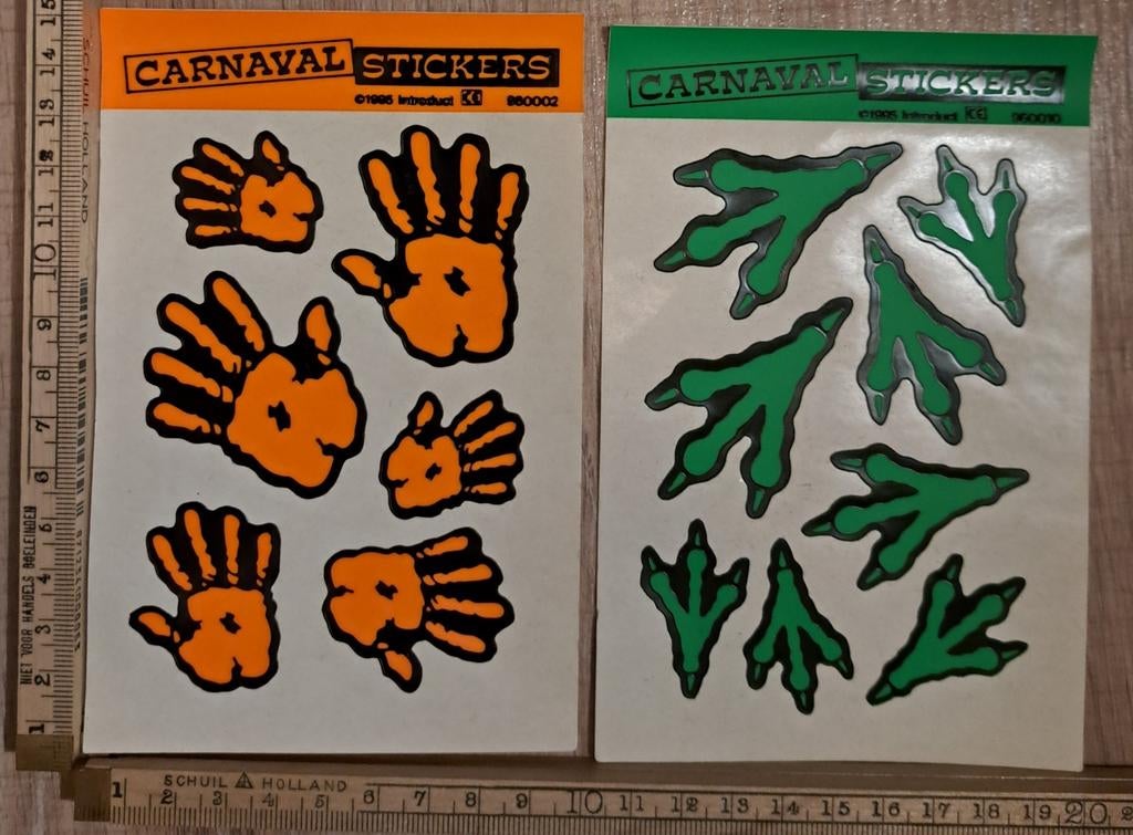2 vellen fluorescerende vintage stickers Carnaval handen, Ophalen of Verzenden, Zo goed als nieuw