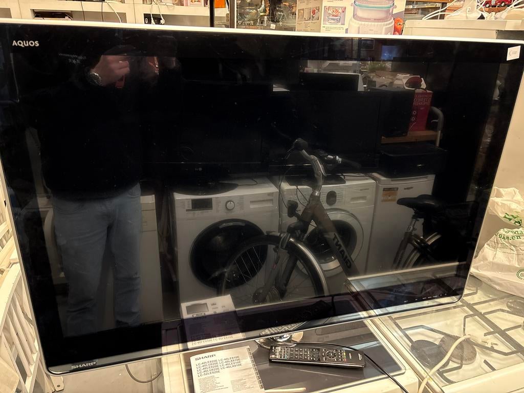 Sharp LC-46LE820E LCD TV met afstandsbediening, Ophalen, Gebruikt, 50 Hz, LCD