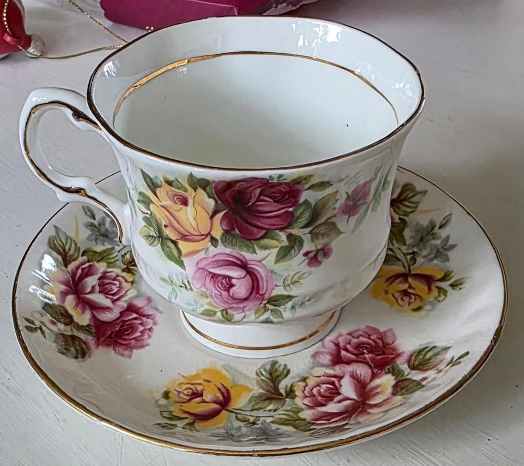 Vintage Kop en Schotel - Balmoral Castle Bone China, Ophalen of Verzenden