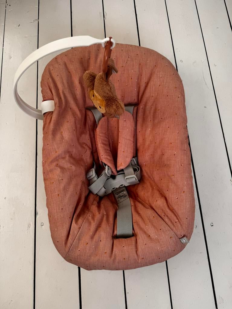 Stokke Tripp Trapp Newbornset incl. Speelboog, Kinderen en Baby's, Kinderstoelen, Ophalen, Zo goed als nieuw, Meegroeistoel