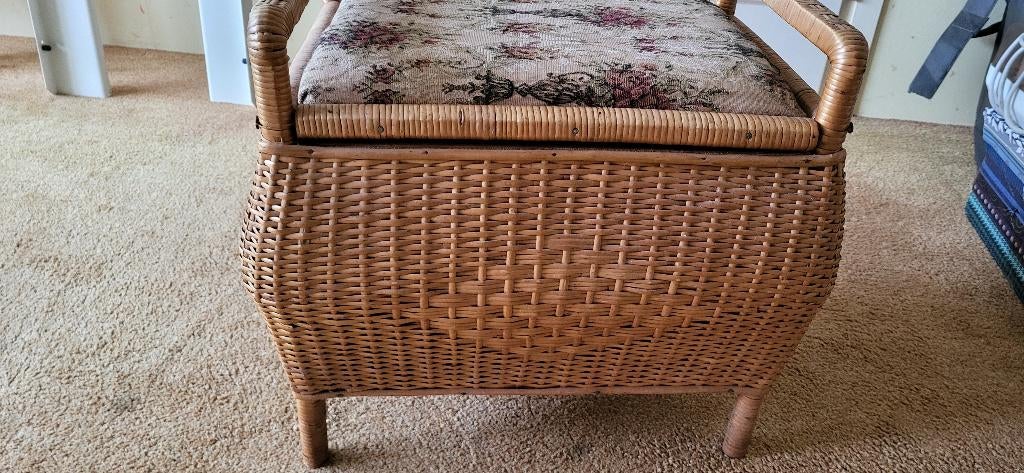 rieten mand met kussen, Ophalen, Gebruikt, Mand, Riet