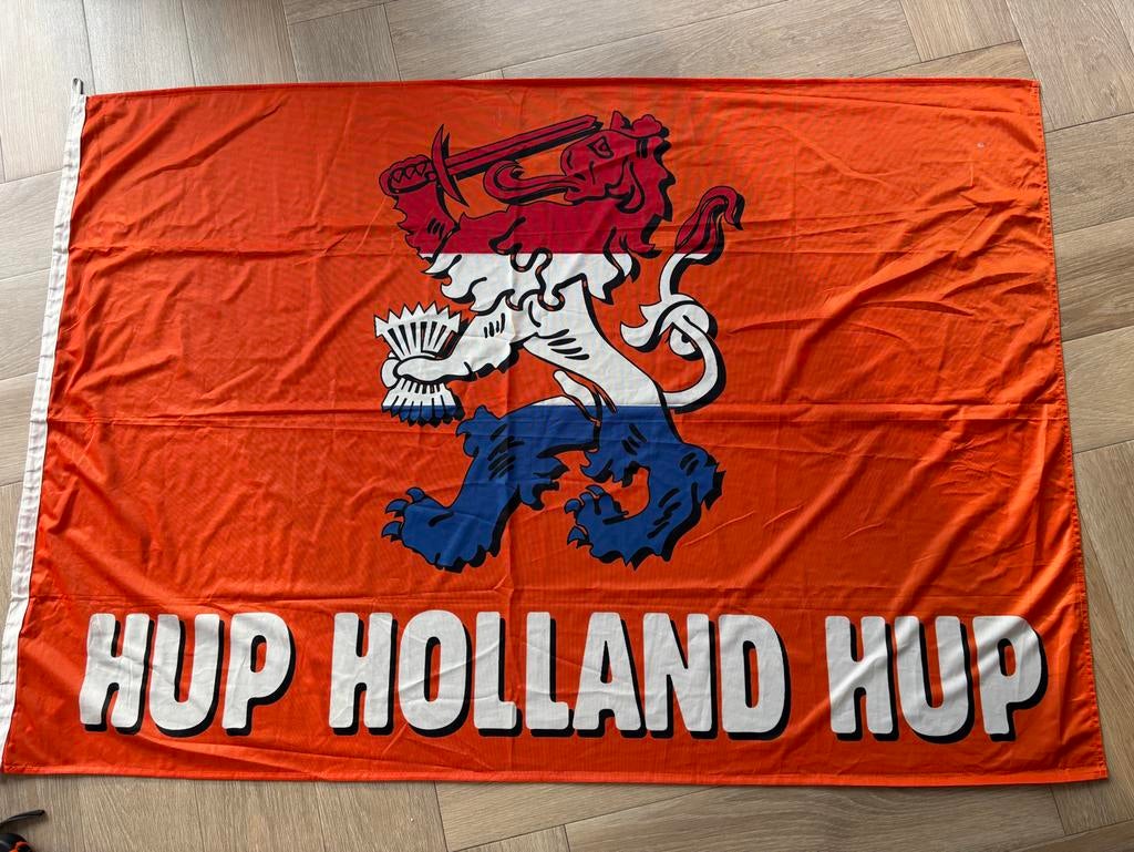 Toffe Hup Holland Hup vlag!  Maat 1.45 bij 1.00 meter., Diversen, Vlaggen en Wimpels, Ophalen of Verzenden, Zo goed als nieuw