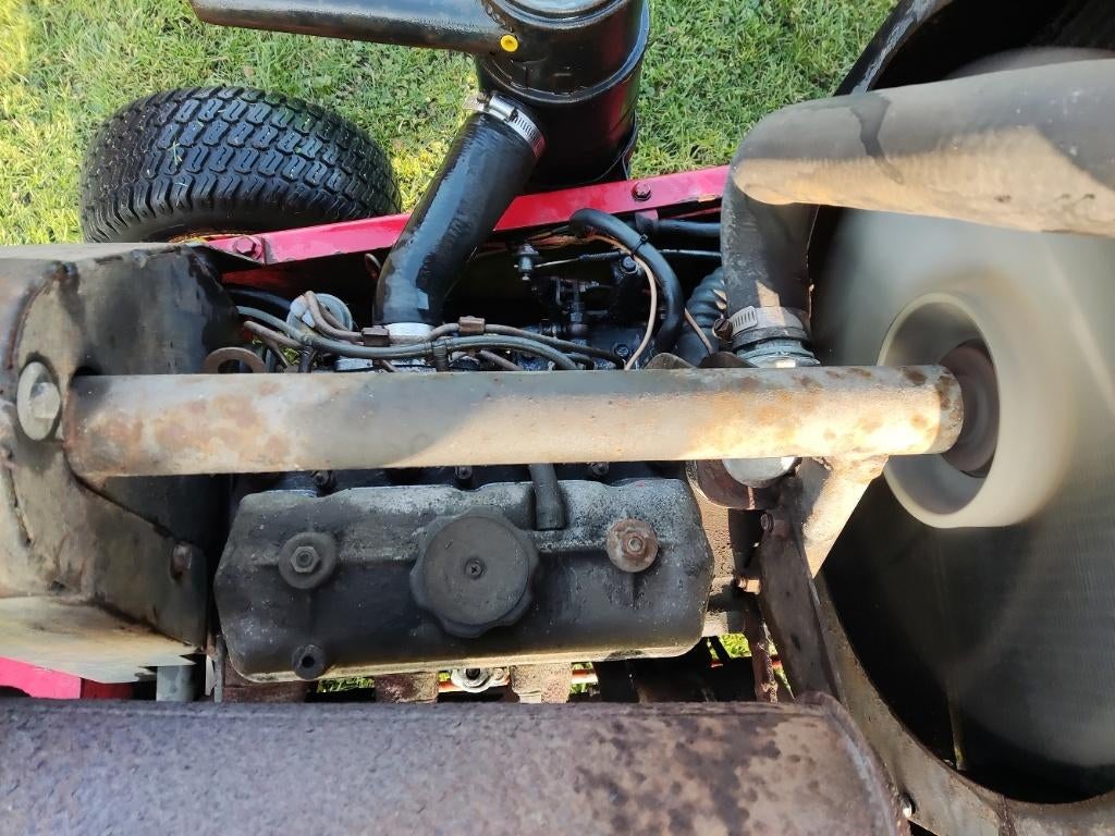 2 TORO zitmaaiers (type 322D en 223D, Mitsubishi diesel), Ophalen, Toro, Gebruikt, Elektrische starter