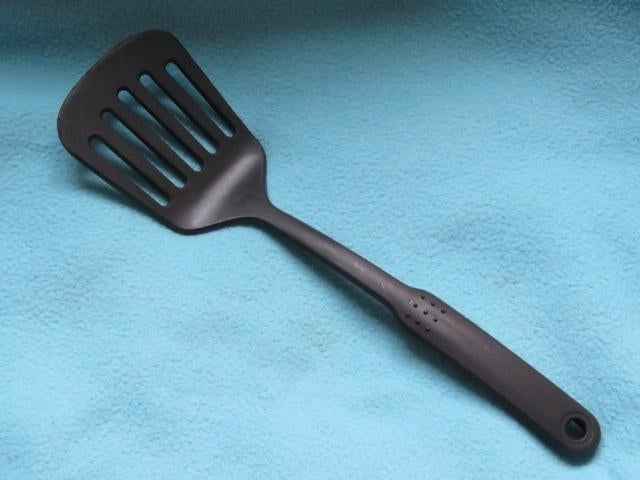 1 EURO OF GRATIS Zwarte kunststof spatel, Ophalen, Overige typen, Kunststof, Zo goed als nieuw