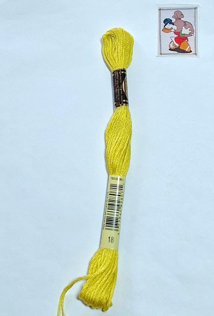 DMC mouline, geel 18, Mulhouse, France, Ophalen of Verzenden, Borduurgaren of Zijde, DMC