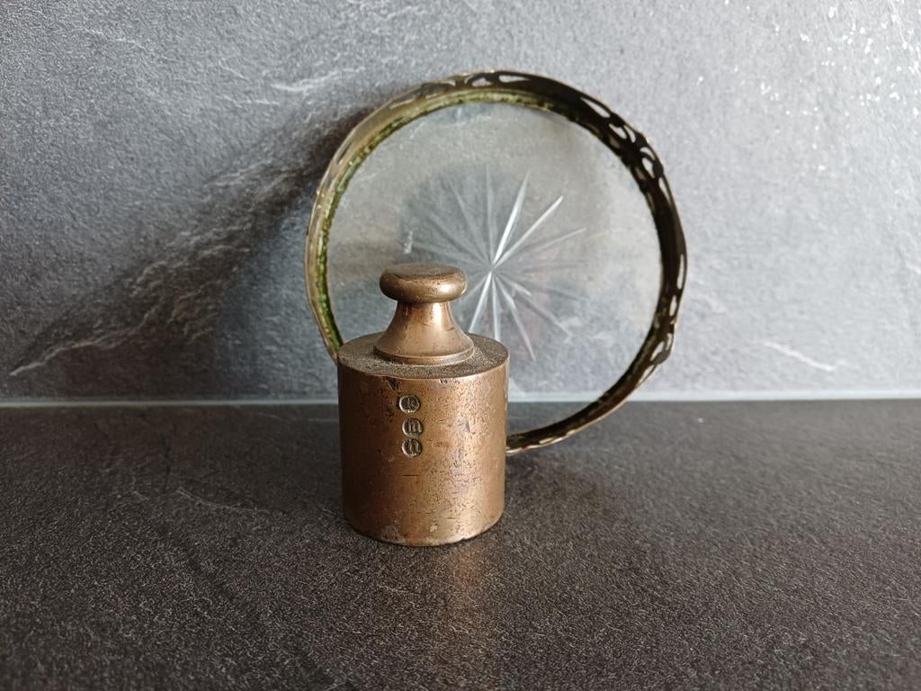 Oud Rood Koperen Gewicht 5 Ons & Kristallen Onderzetter € 10, Antiek en Kunst, Ophalen