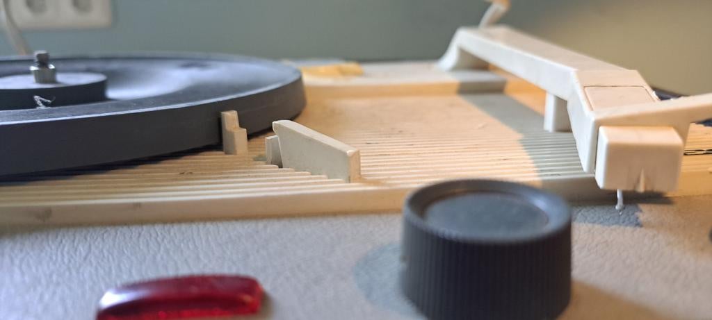 Vintage LESA Platenspeler - Draagbaar en Klassiek, Ophalen, Gebruikt, Platenspeler, Overige merken